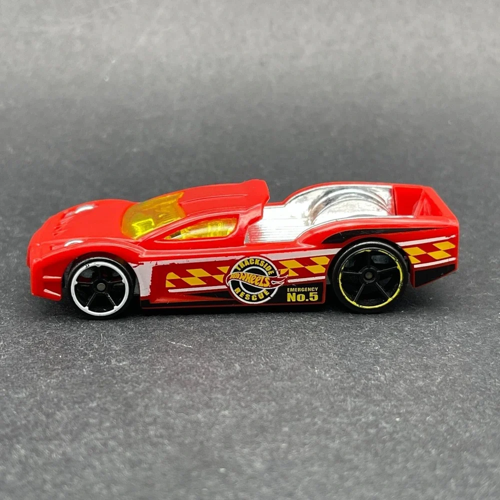Hot Wheels Hypertruck Pickup Truck Red Trackside Rescue Emergency Diecast 1/64